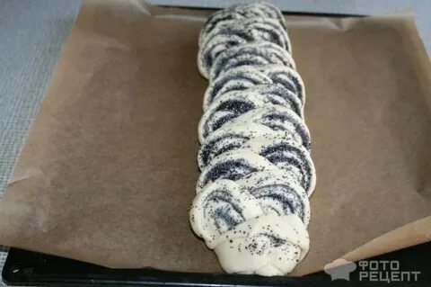 Маковый рулет с дрожжевым тестом