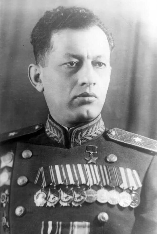 Маршал бронетанковых. Маршал бронетанковых. Маршал бронетанковых. Маршал бронетанковых. Рыбалко маршал бронетанковых войск.