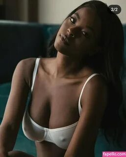 Allie Redmond / allieredmondd Nude Leaked Photo #8.