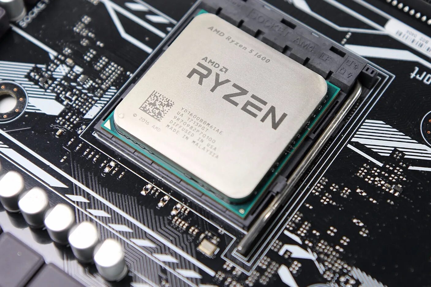 Памяти мощнейшим процессором и. Процессор AMD Ryzen 5. Ryzen 5 1600. Ryzen 5 1600x. Процессор АМД 5 1600.