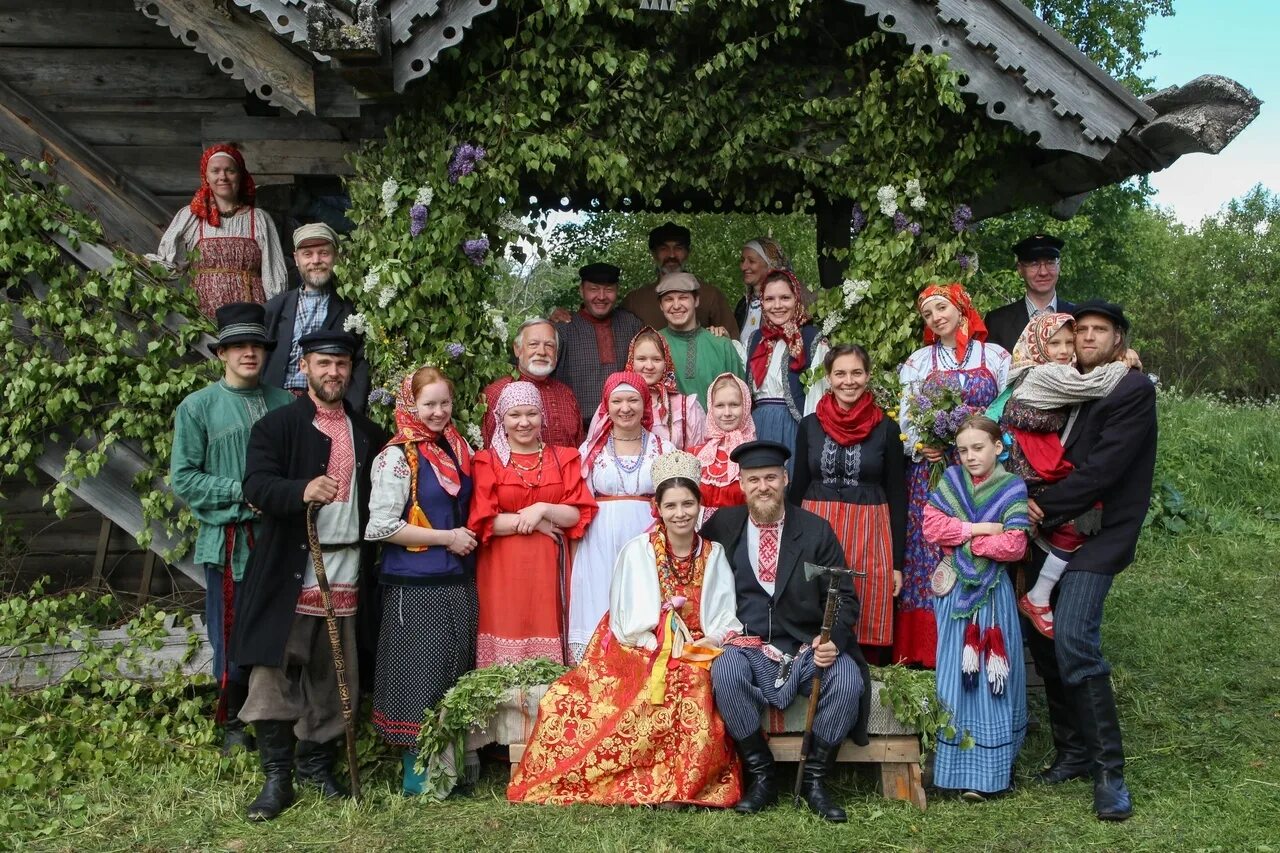 Ансамбль е