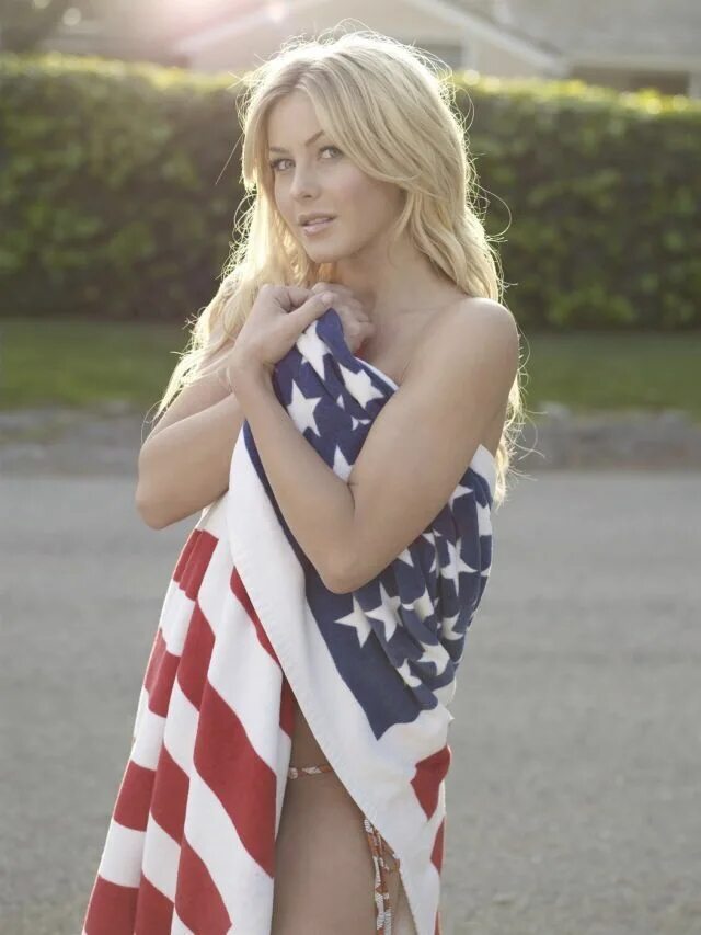 Usa герл. Джулианна Хаф флаг. Julianne Hough Кантри 2008. Красивые американские девушки. Обычные американские девушки.