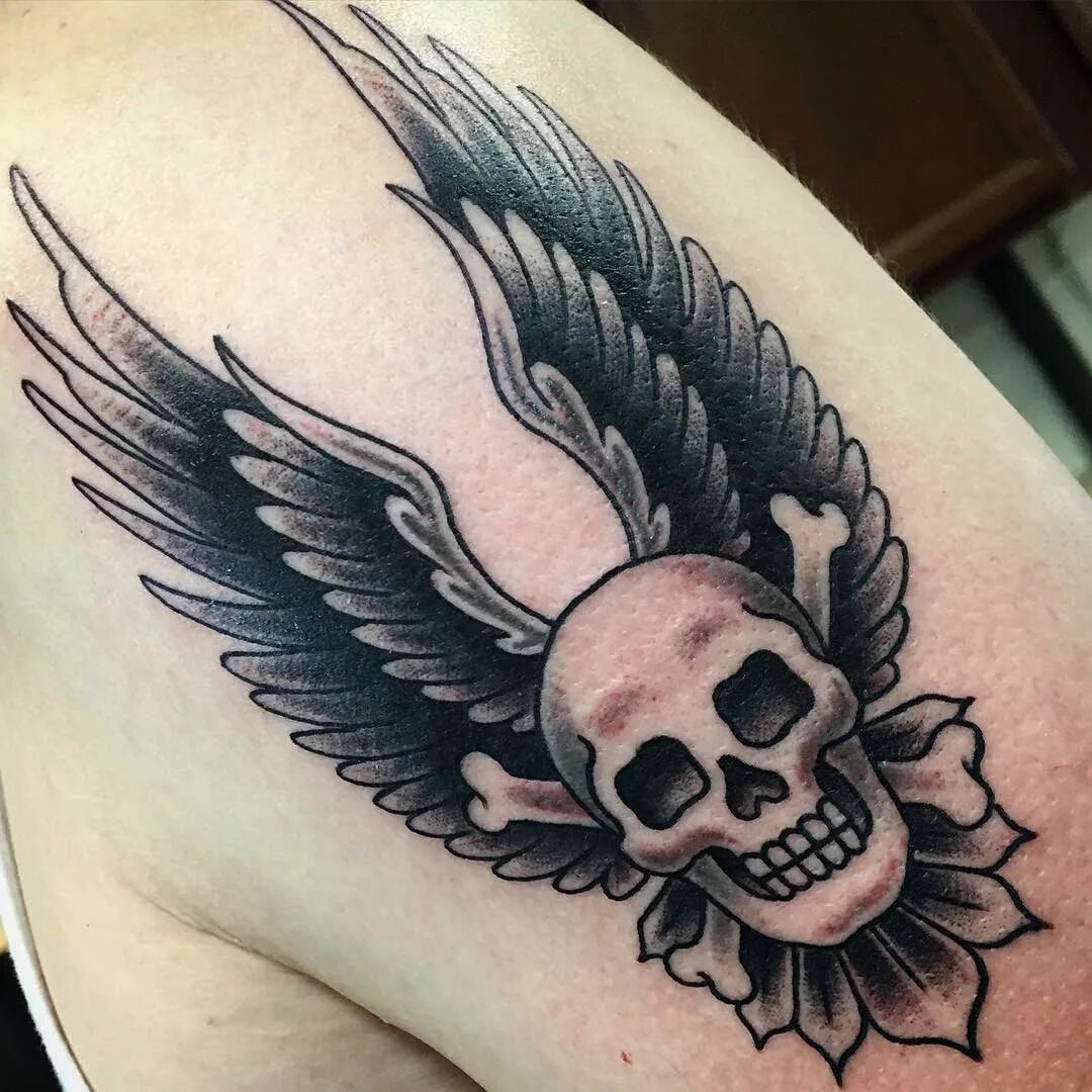 тату череп с крыльями. тату череп с крыльями эскиз. тату череп с крыльями на груди. тату череп с крыльями эскиз. тату череп с крыльями.
