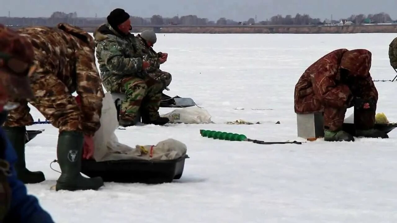 Зимняя рыбалка в Новосибирске на Обском водохранилище. Зимняя рыбалка в Новосибирске на Оби. Зимняя рыбалка на Новосибирском водохранилище. Рыбалка зимой на ОВХ Новосибирск. Рыбалка в новосибирске 2024