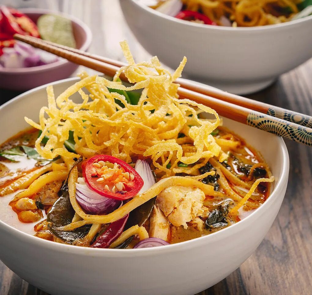 Лапша желтая. Лапша Noodles карри. Samyang Curry лапша. Samyang Curry Noodle. Yellow Curry лапша.