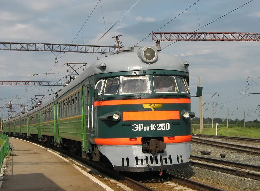 электричка камень на оби. вокзал камень на оби. эд9м камень на оби. эд9м камень на оби. электричка барнаул заринск.