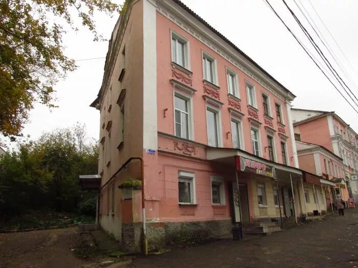 Коммуны 9. Архитектурный комплекс площади коммуны ржев. Екатерининская площадь москва. Пл коммуны. Площадь коммуны дом 5 ржев.