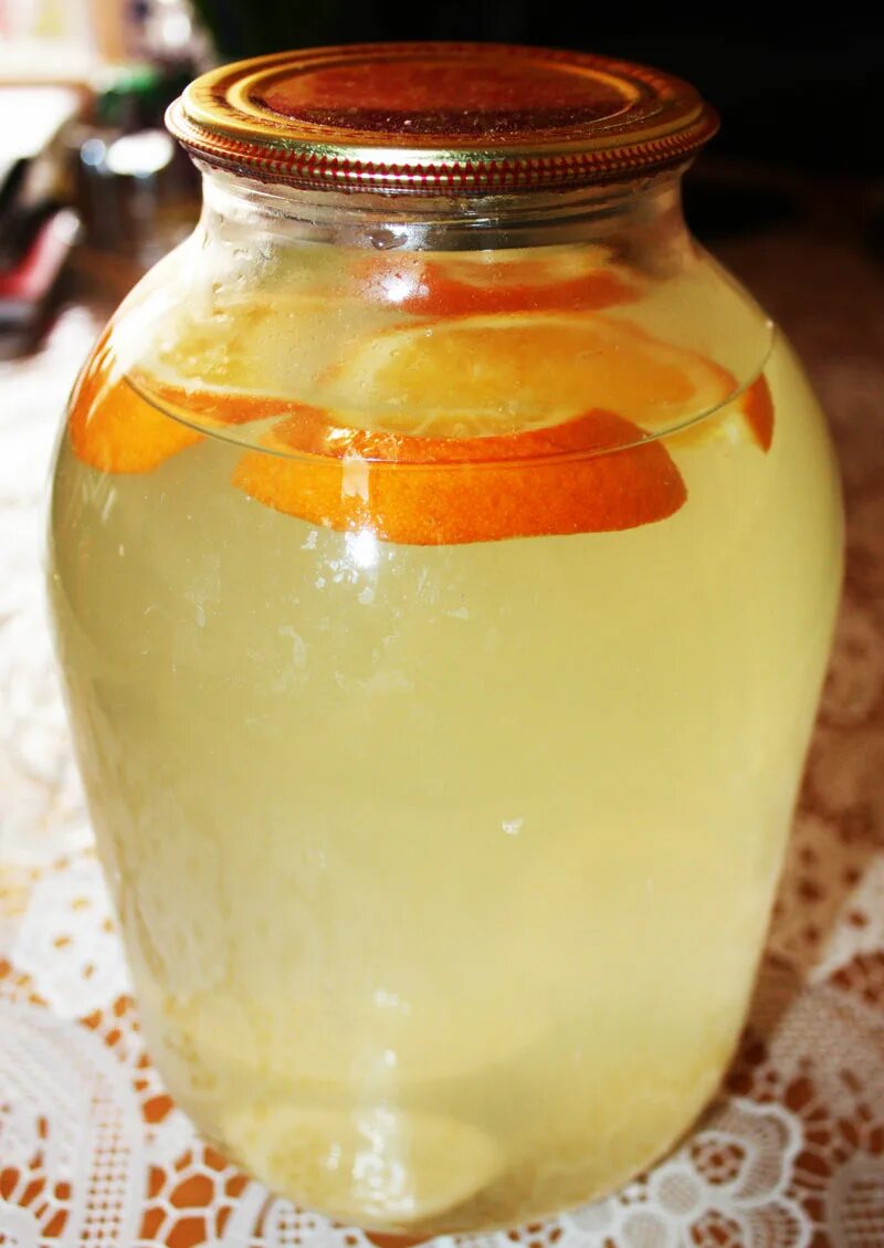 Березовый сок с апельсином. Компот из березового сока с апельсином. Березовый сок с апельсином и лимоном. Берёзовый сок.