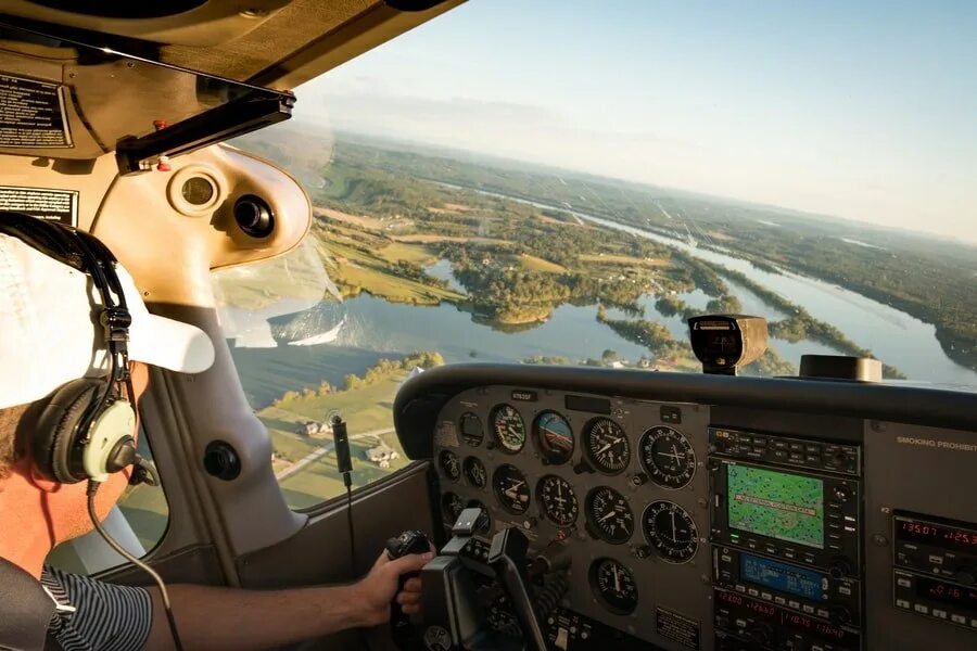 Flying lesson. Неопытный пилот.