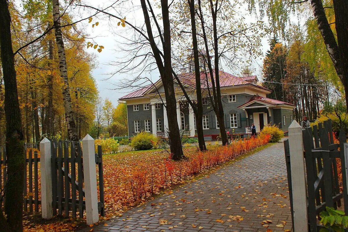 Усадьба детства пушкина. Село Захарово Московская область музей Пушкина. Усадьба Захарово музей-заповедник. Село Захарово Московская область музей-заповедник а.с.Пушкина. Имение Захарово Пушкин.