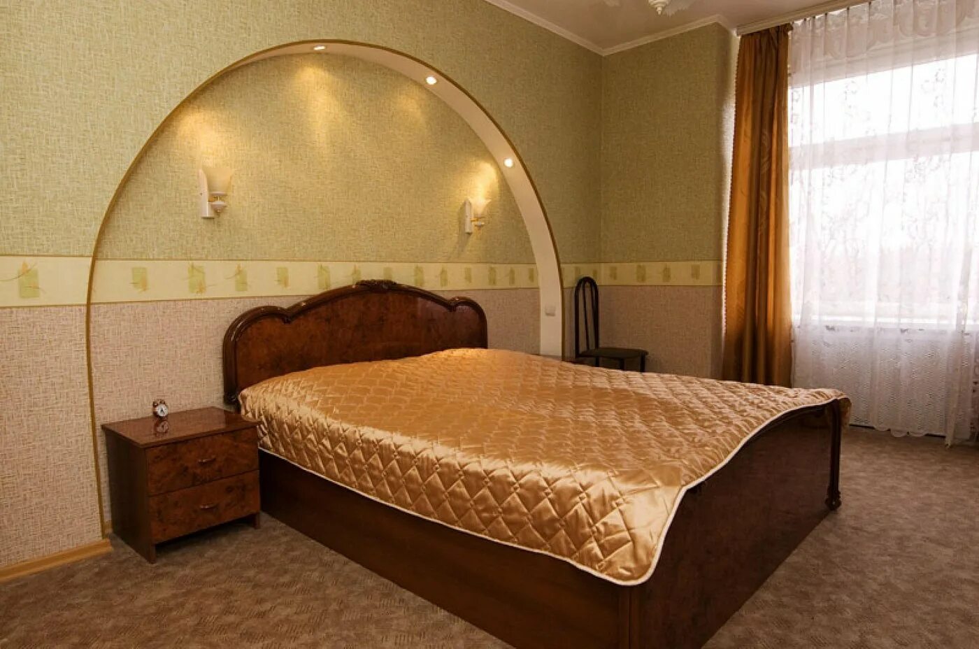 Гостиница королев московская область. Октябрьский бульвар 12 королев. Гостиница королев октябрьский бульвар 12. Гостиница город королева. Королев отель гостиница.