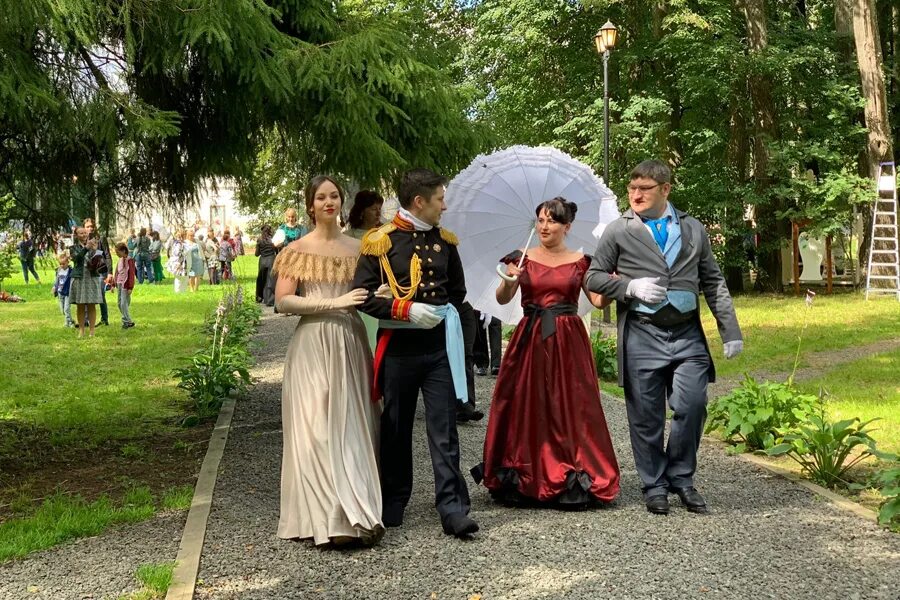 Погода в дворянском. Усадьба грибоедова смоленск. Усадьба спасское-куркино. Дворянская усадьба 19 века в россии. Погода в дворянском.