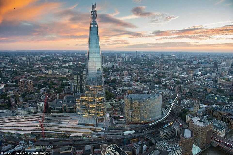 The Shard в Лондоне. Небоскреб the Shard. Небоскреб осколок в Лондоне. Самый высокий небоскреб Лондона the Shard.