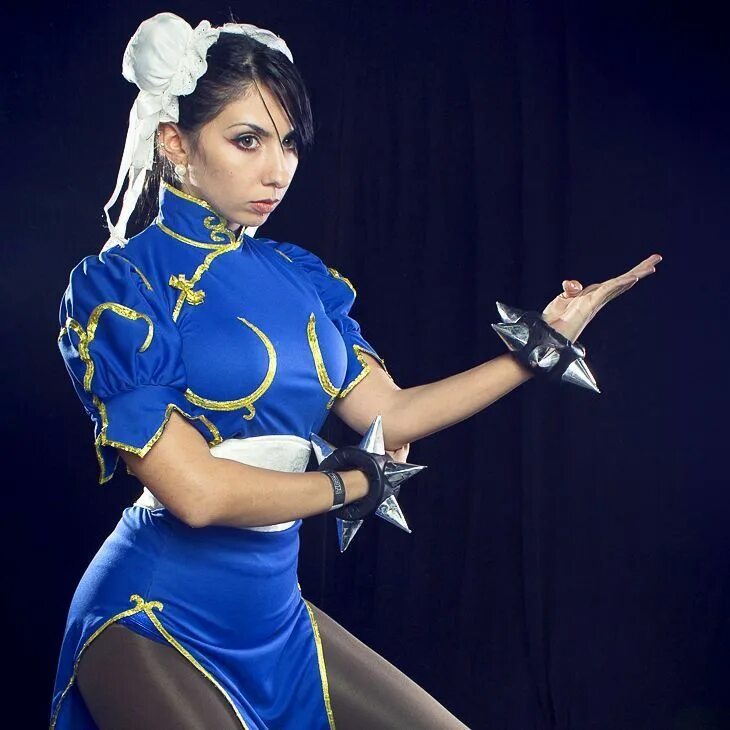 Cosplay chun. Чун ли косплей. Чунь ли Street Fighter Cosplay. Street Fighter Chun li Cosplay. Чун ли косплей 18.