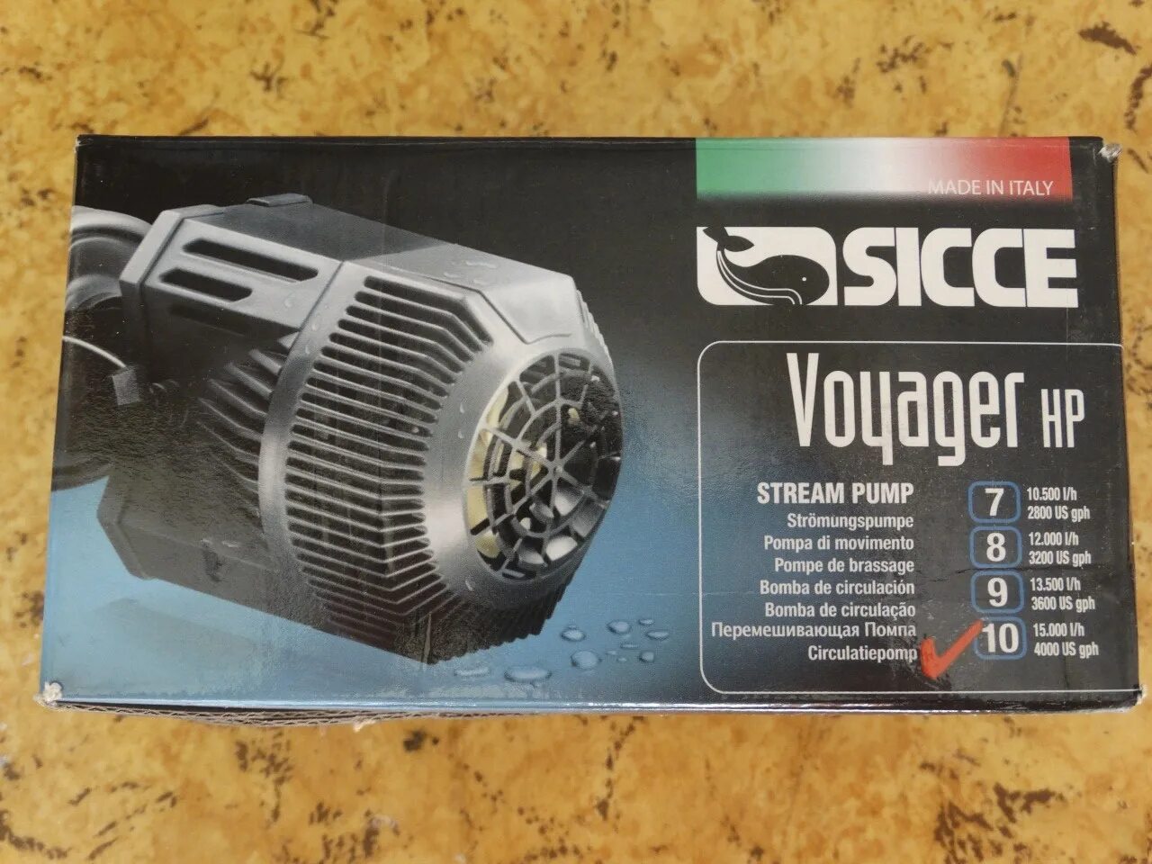 Sicce voyager 1. 3.5 hp streamer pump. sicce nano micron filter scape photo.