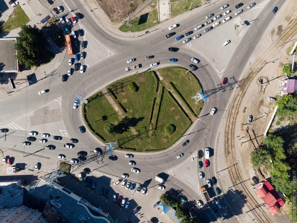 сити скайлайн развязки. перекресток дорог. озеленение транспортных колец. перекресток вид сверху. озеленение транспортных развязок.