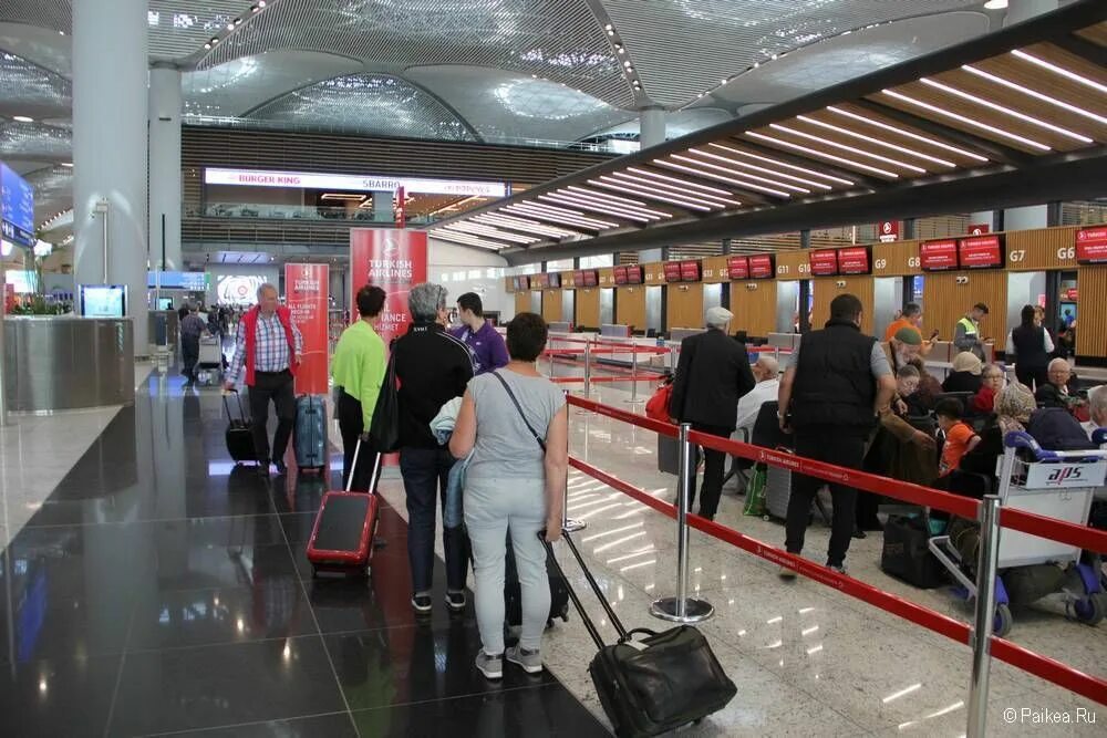 Пересадка в стамбуле можно. Аэропорт Стамбул терминал т2. Старый аэропорт Стамбула. Аэропорт Стамбула очереди. Регистрация в аэропорту Стамбула.