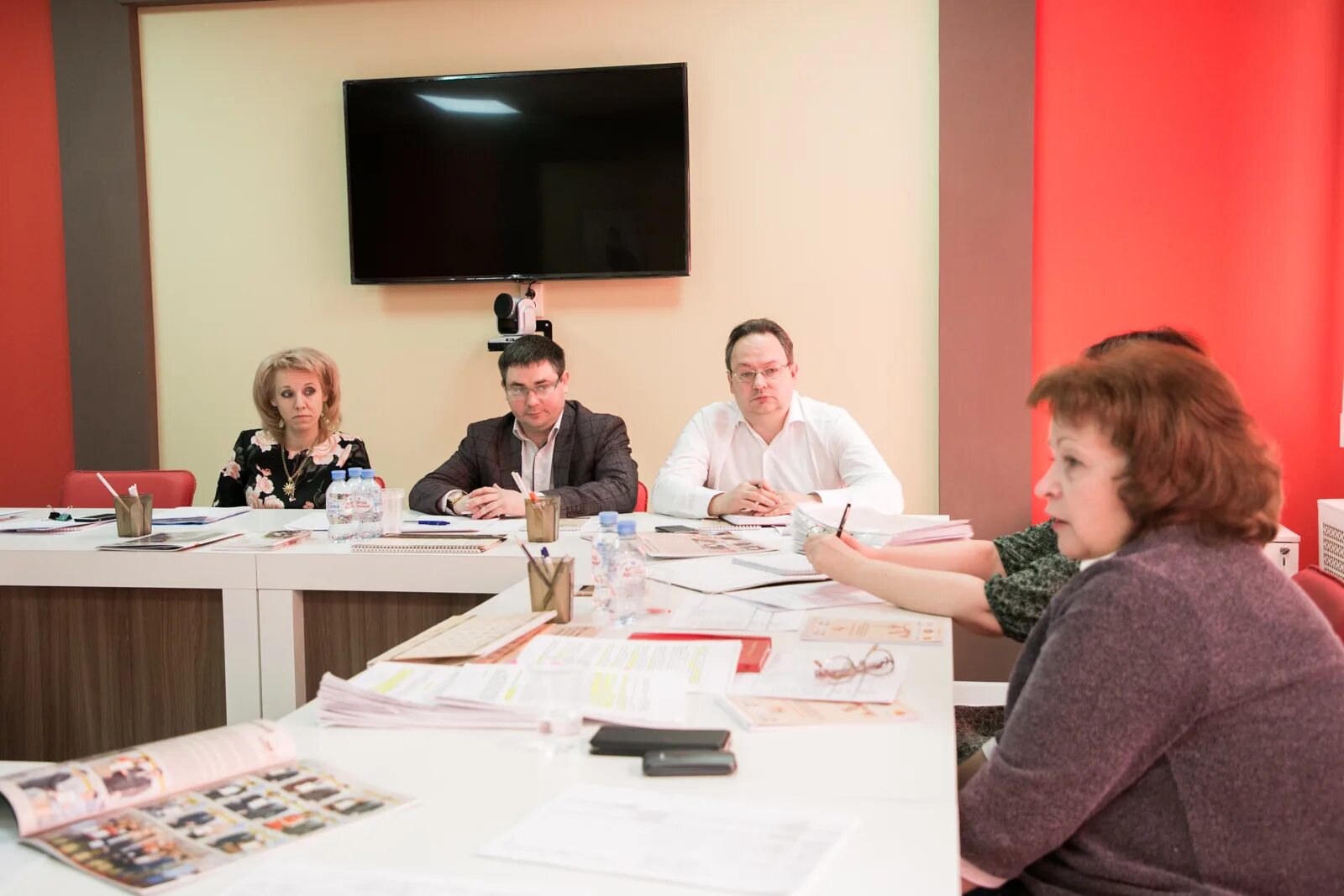 Бизнесмены брянска. Мать брянской. Бизнесмены брянска. Шуравка владимир брянск. Экокремний брянск директор.