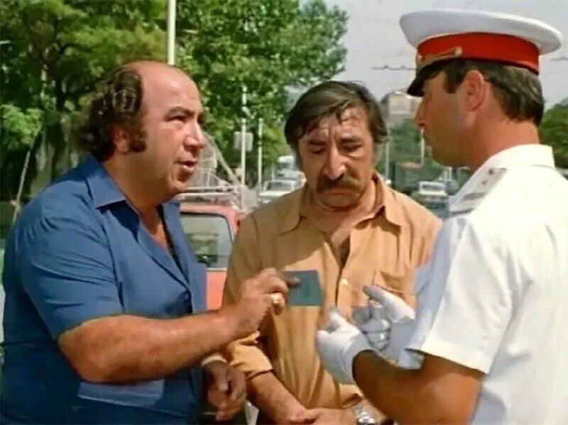 советские комедии в цвете. советские комедии 90 х годов. бельмондо 1980. фоменко николай в фильме сирота казанская. не может быть фильм постер.