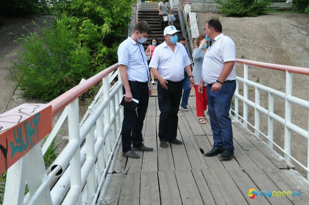 Новости стерлитамака подслушано. Набережная Стерлитамак Стерля. Мост через Стерлю в Стерлитамаке. Пешеходный мост через Стерлю Стерлитамака. Мостик через Стерлю Стерлитамак.