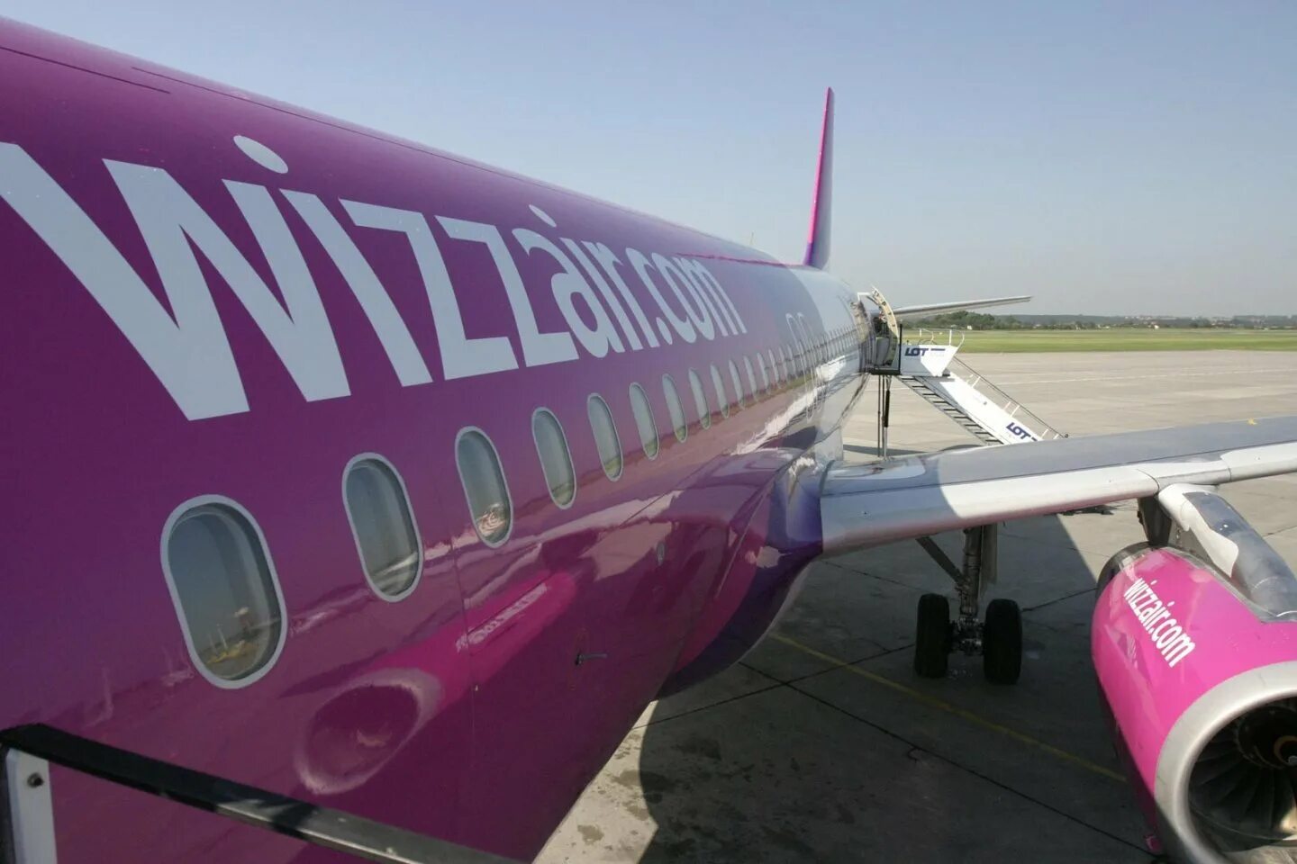 Виз эйр авиакомпания. Wizz air авиакомпания самолет. аэробус а321нео wizz air. wizz air a330. wizz air 100.