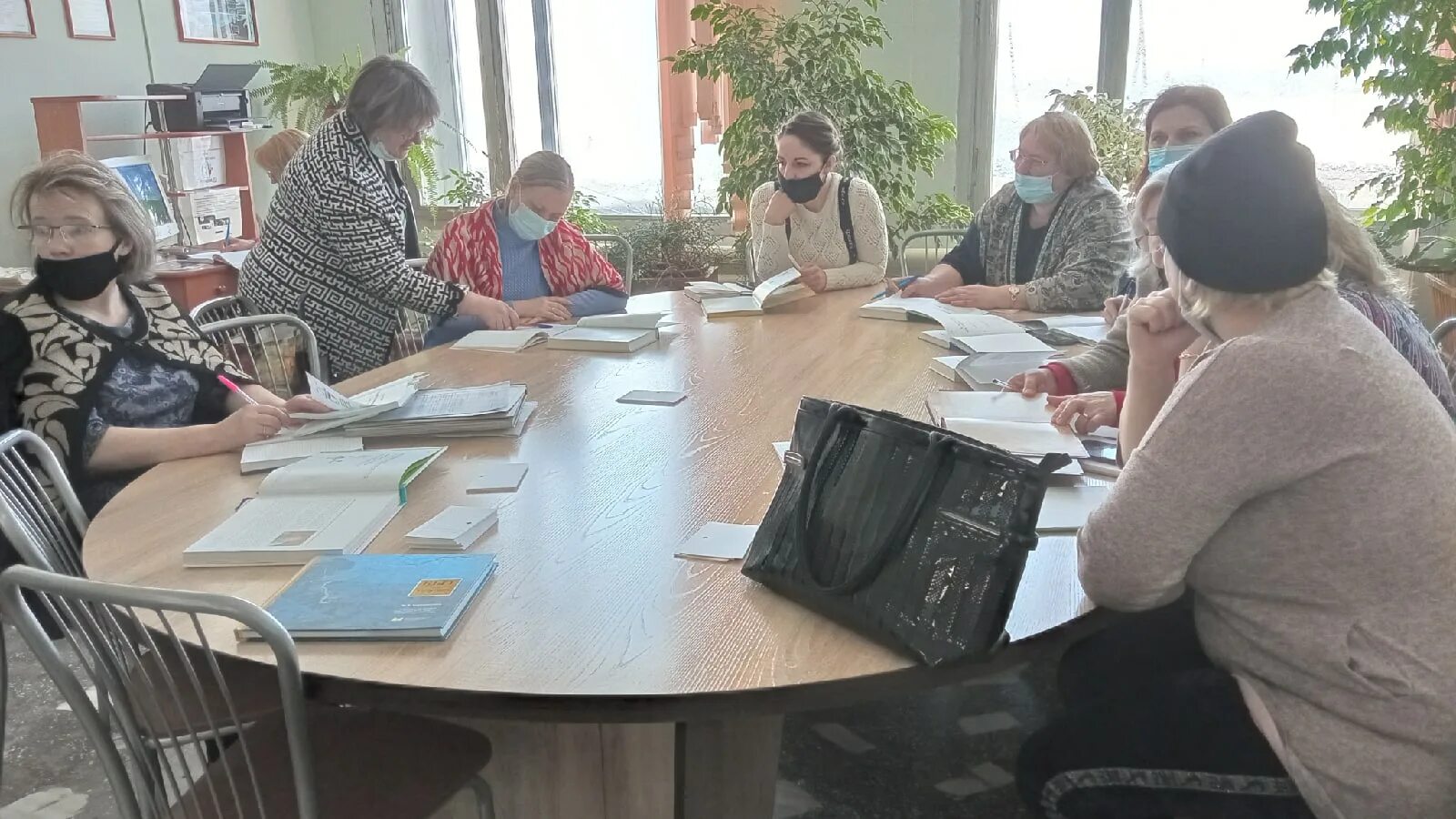 Курсы повышения квалификации для библиотекарей. Повышение квалификации библиотекарей. переподготовка библиотекарей. курсы повышения квалификации библиотекарей. сайт большеулуйской цбс.