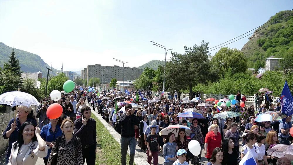 Возрождение карачаевского. 3 Мая день Возрождения карачаевского народа. Возвращение карачаевского народа 3 мая. Возрождения карачаевского района. С днем Возрождения.