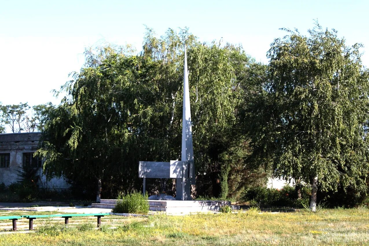 Погода в романовке сальском районе. Новоберезовка Мартыновский район. Мартыновский район Ростовской области. Посёлок Новоберёзовка Ростовская область Мартыновский район. Село Романовка Сальский район Ростовская область памятники.