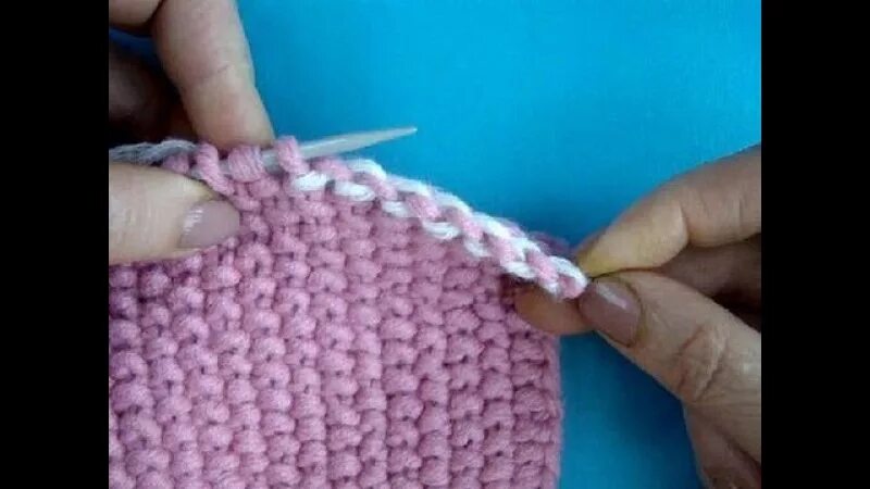 Как закрыть платочную вязку. Эластичное закрытие петель платочной вязки спицами. Эластичное закрытие платочной вязки. Как закрыть платочную вязку. Убавки в платочной вязке спицами.