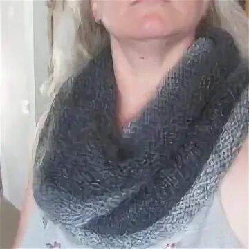 Шарф снуд из мохера. Снуд мохеровый. Снуд из мохера спицами. Снуд мохеровый. Вязаный мохеровый шарф.