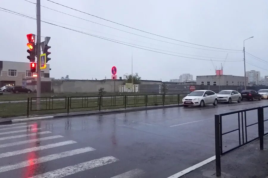 Тамбов ул северо западная. Тамбов северо-западная улица. пешеходные ограждения в тамбове. тамбов, ул. западная. пешеходный переход на севере тамбова.