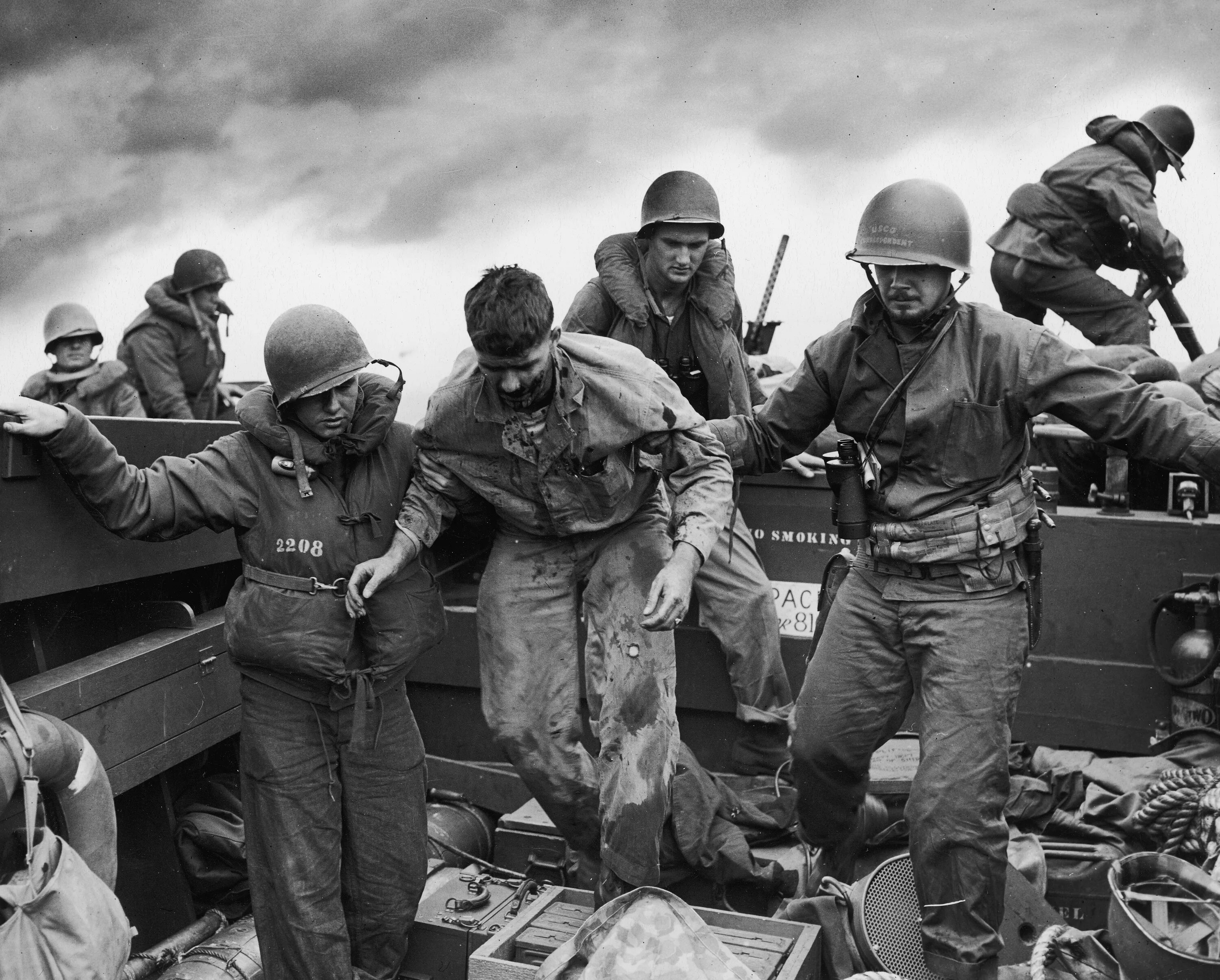 Фотографии второй мировой войны. Фильм тихий океан высадка на Иводзиме. Американские морские пехотинцы второй мировой войны 1941-1945. Вторая мировая война.