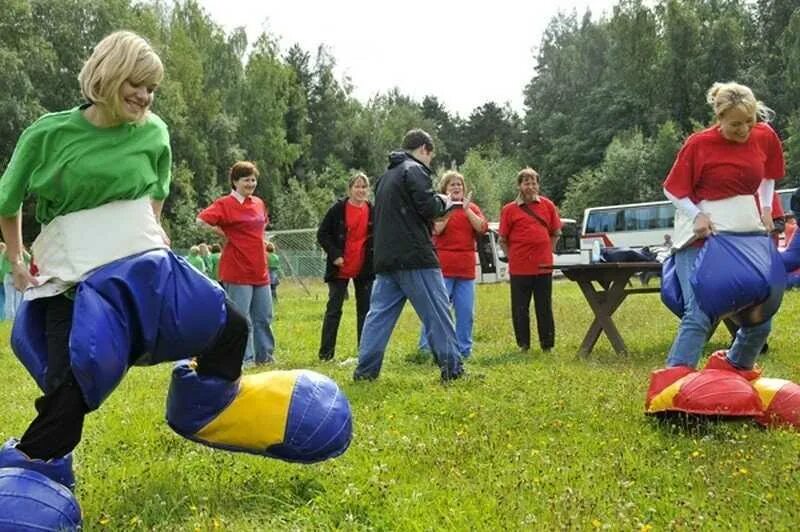 Взрослые игры на свежем. Спортивные соревнования на свежем воздухе. Спортивные состязания на природе. Необычные спортивные соревнования для детей. Спортивные развлечения.