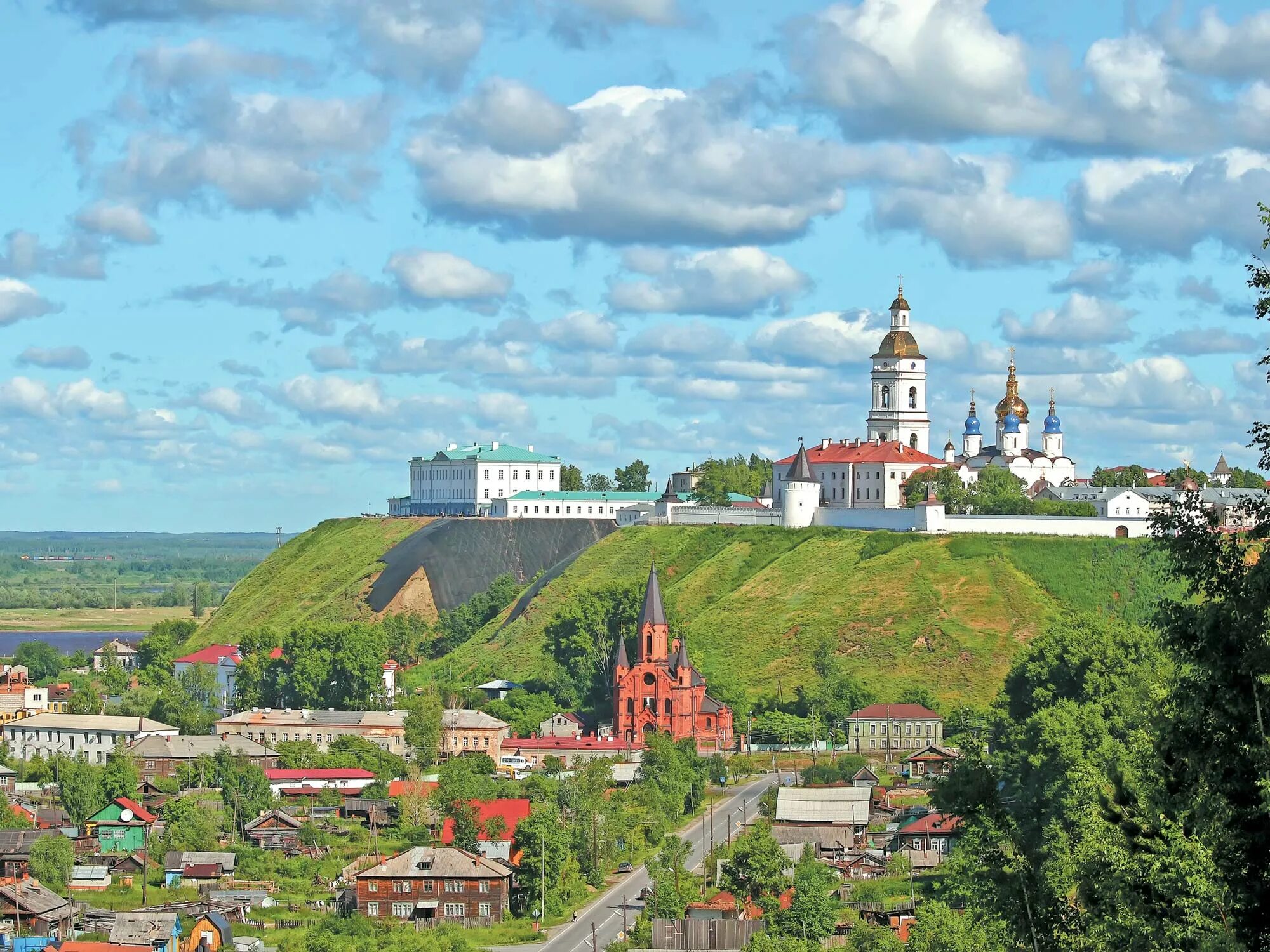 тобольский кремль площадь. тобольский кремль тюмень. тобольский кремль площадь. тобольский кремль. достопримечательности тобольска.
