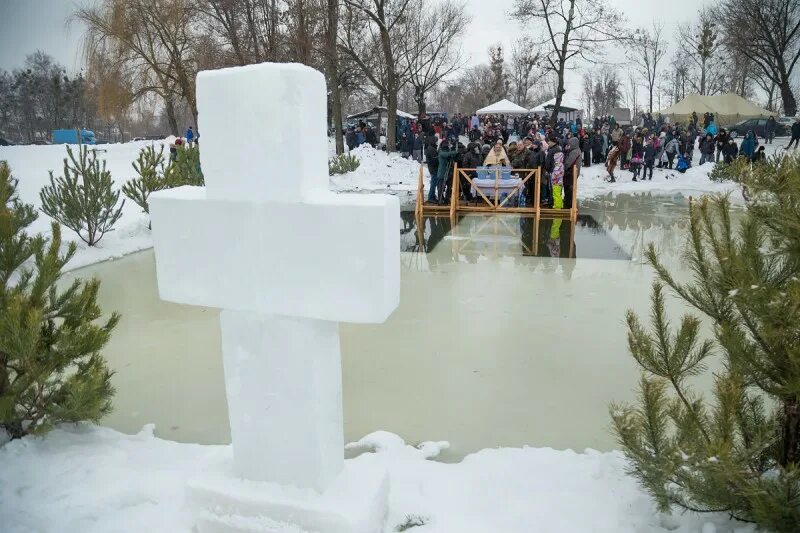 19 Января праздник. Водокрес 19 января. 19 Января Славянский праздник водосвет. Водокрес в 2022 году. 17 18 19 января