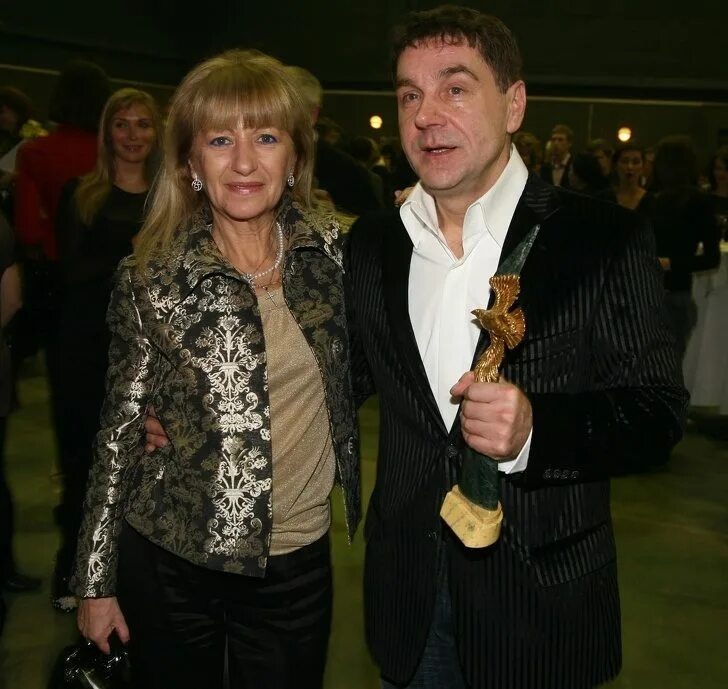 елена маковецкая и сергей маковецкий. сергей маковецкий с женой 2021. елена демченко жена маковецкого. елена демченко маковецкая. сергей маковецкий и елена демченко.