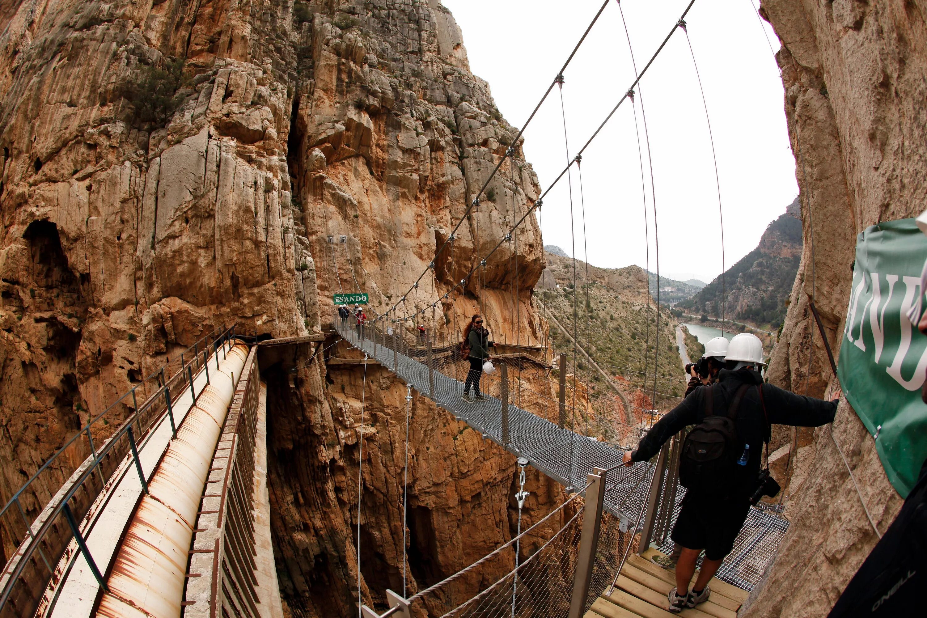 World most dangerous. Горная тропа Эль Каминито дель Рей, Испания. Королевская тропа (Каминито-дель-Рей) (Испания). Королевская тропа Малага. Королевская тропа нерёй Фьорд.