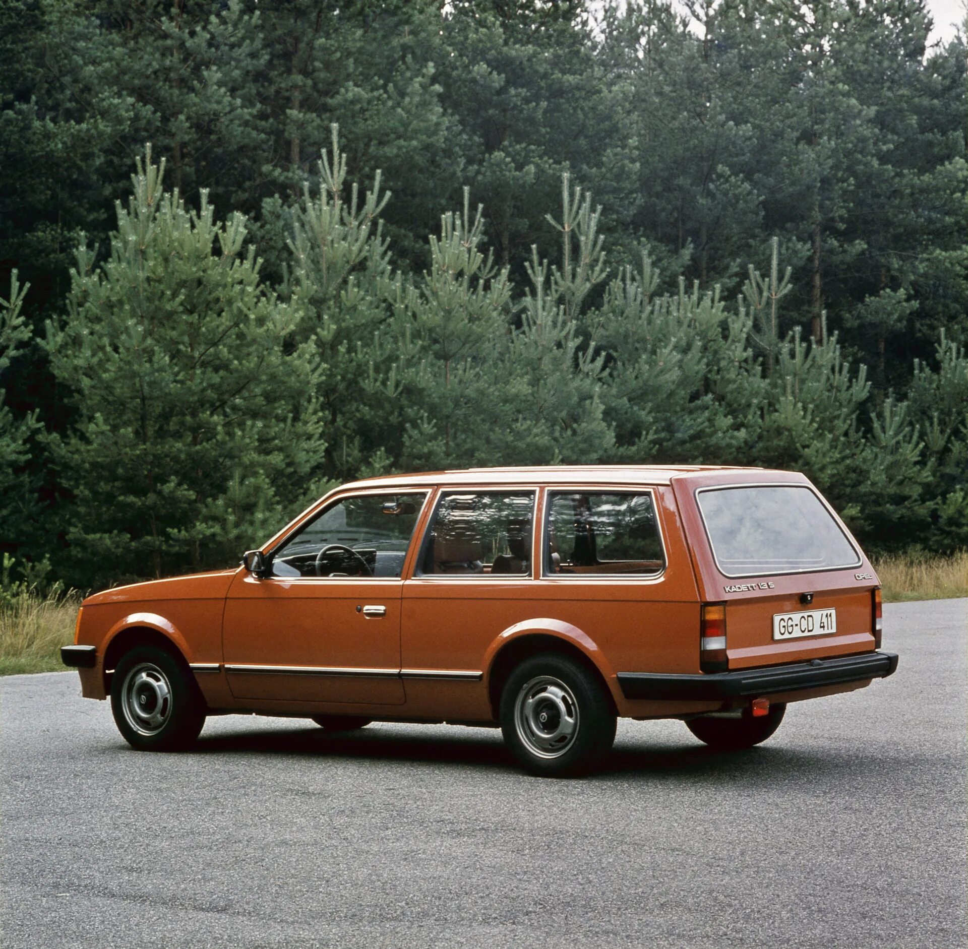 Opel Kadett d Caravan. Opel Kadett d 1984 универсал. Опель кадет Караван универсал. Опель кадет универсал 1982.