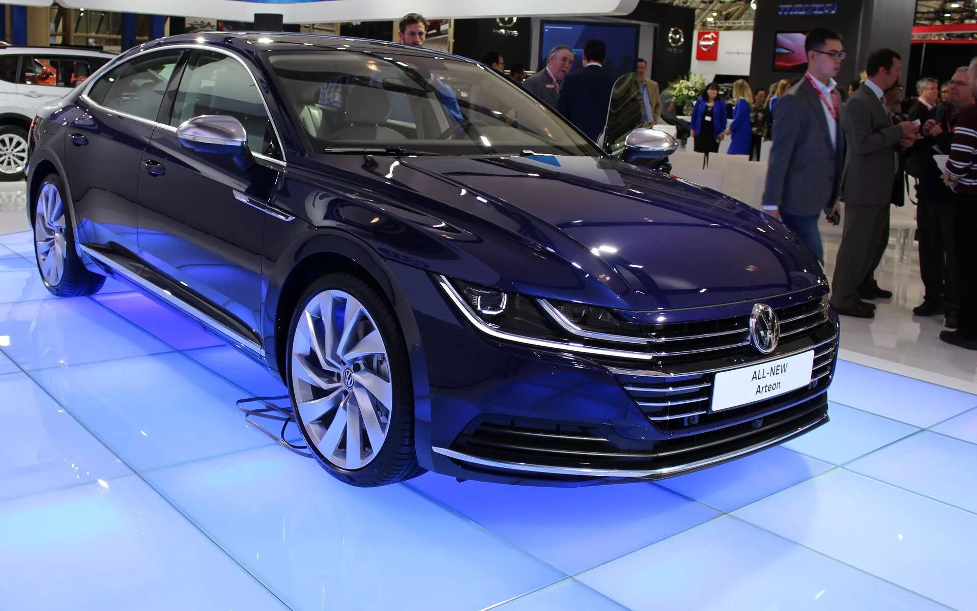 Фольксваген Arteon 2019. Фольксваген 2018. Volkswagen Arteon 2019 салон. Volkswagen Arteon Elegance 2019. Volkswagen 2019 купить