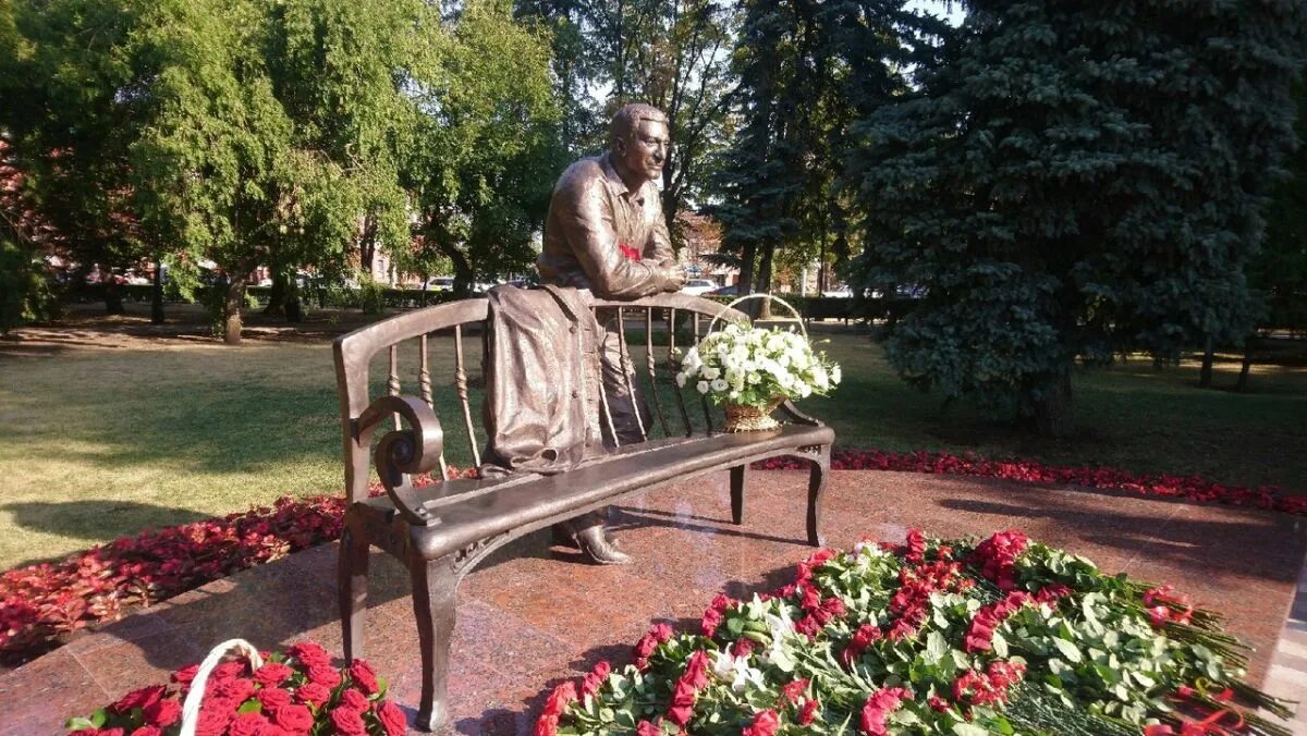 лермонтову в ставрополе. памятник ставрополя фото. ермолова г. памятник м. памятники г.