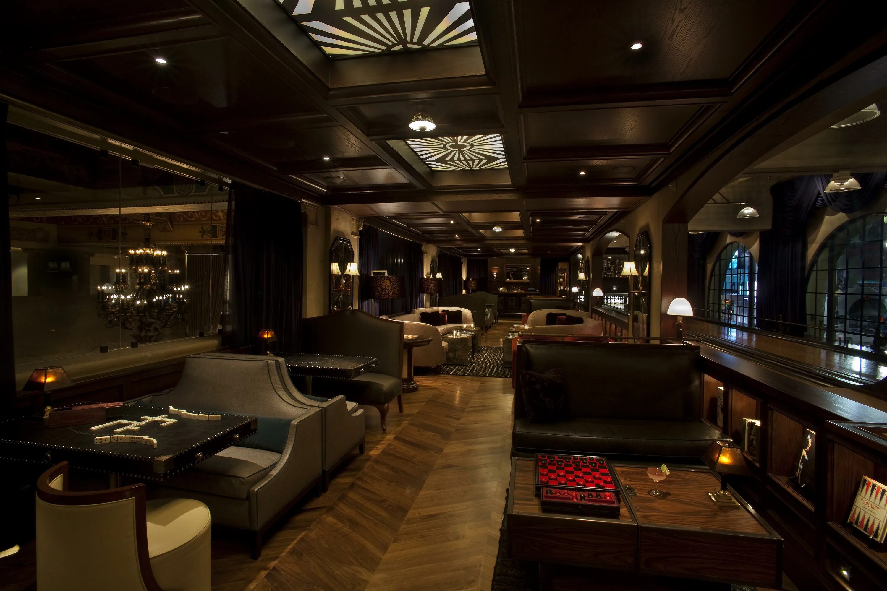 Hot lounge