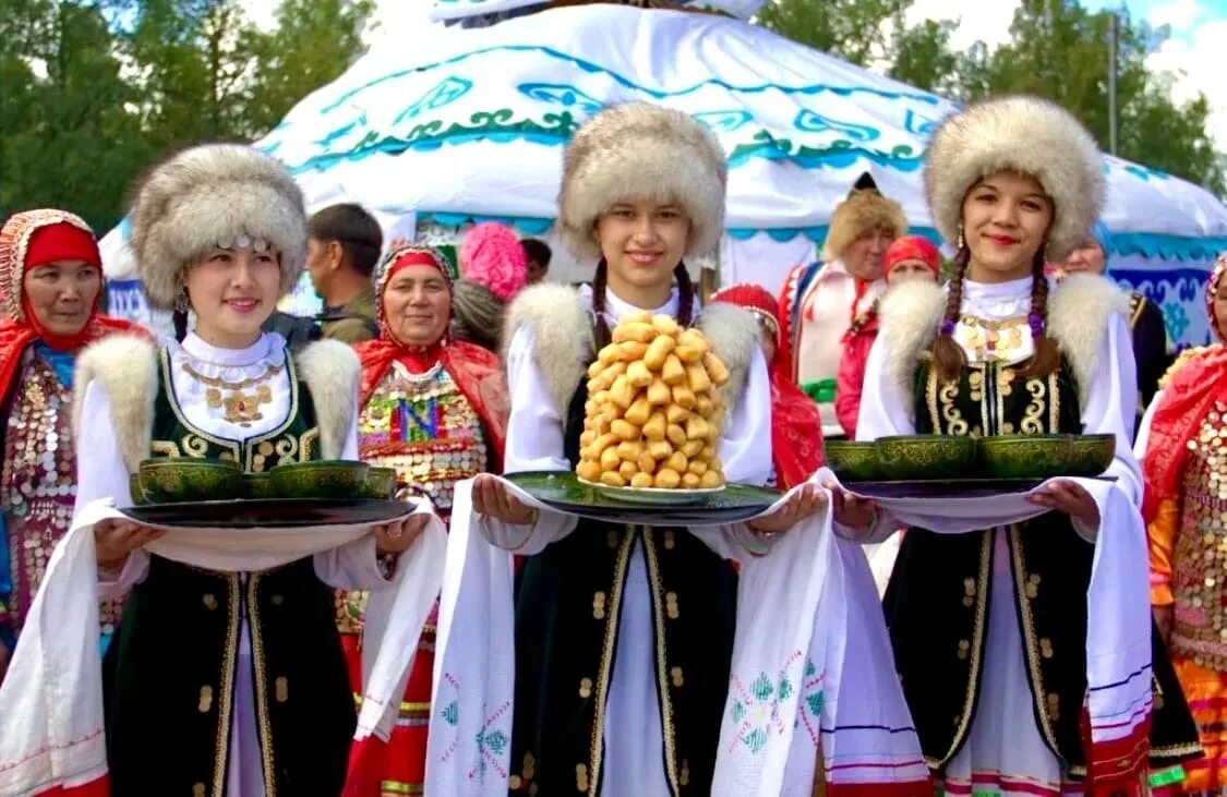 Башкирский национальный праздник Сабантуй. Праздник Сабантуй в Башкирии. Праздники Башкиров Сабантуй. Праздник Сабантуй у башкир.