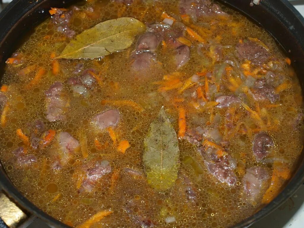 Как приготовить вкусно куриную печень с подливкой. Гуляш из куриной печени. гуляш из куриной печени с подливкой. гуляш из куриной печени фото. гуляш из куриной печенки.