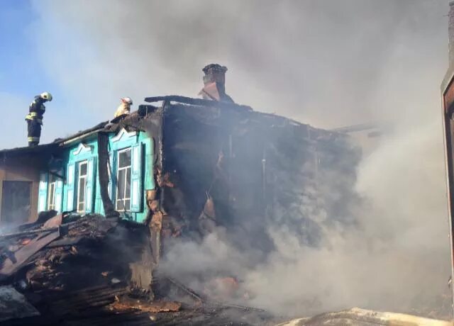 Пожар на левом берегу Улан Удэ. Декабрь 2016 года пожар дома в Улан Удэ. Пожар на левом берегу Улан Удэ на 1 июня 2021. Пожар на левом берегу Улан Удэ вчера