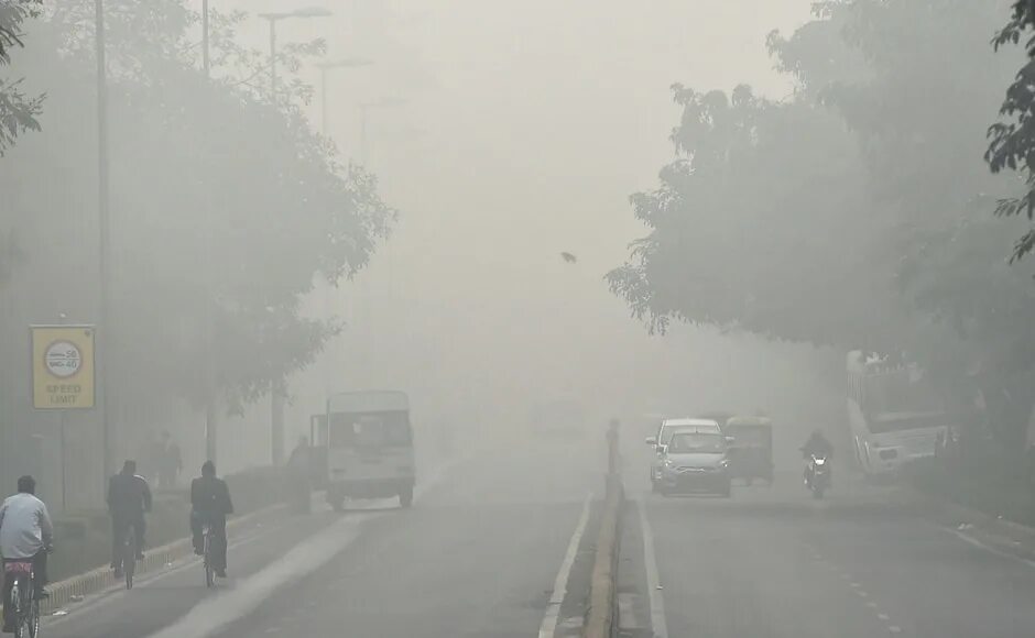 Дели смог. Air pollution Delhi. Дели туман выхлопных газов. Foggy Air. Полетел если смог