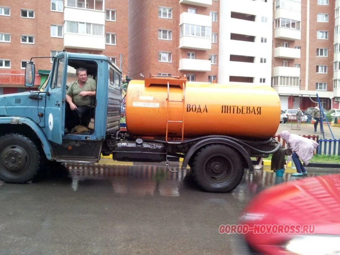 Веселый водовоз отзывы. ЗИЛ водовоз. МАЗ водовоз 7.5куб. Бочка машина. Автомобиль с бочкой для воды.