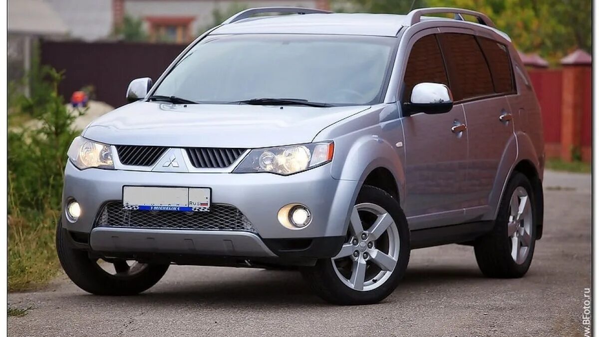 Митсубиси купить в нижнем новгороде. Mitsubishi Outlander XL 3.0 2008. Mitsubishi Outlander XL 2008. Митсубиси Аутлендер 2008 3.0. Mitsubishi Outlander XL 2.4 2008.