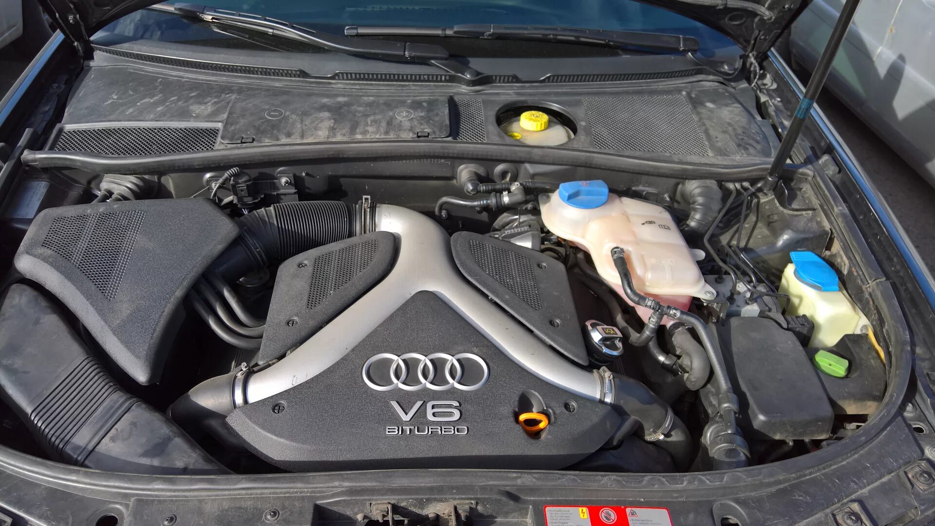 Audi a6 c5 под капотом. Ауди а6 с5 2.4 под капотом. Ауди а6 с4 под капотом. Ауди а6 Allroad c5.