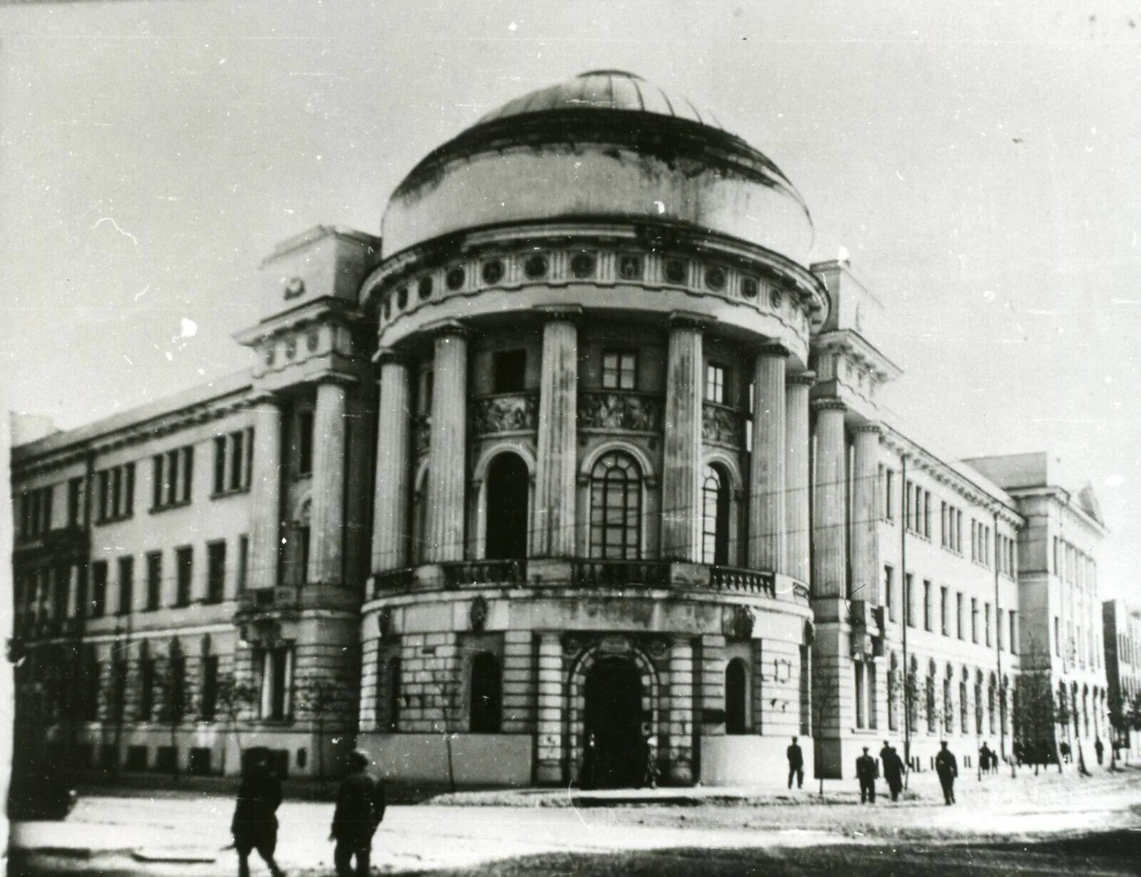 Педагогический институт направления. МВЖК МПГУ. МВЖК здание малая Пироговская. МПГУ здание.