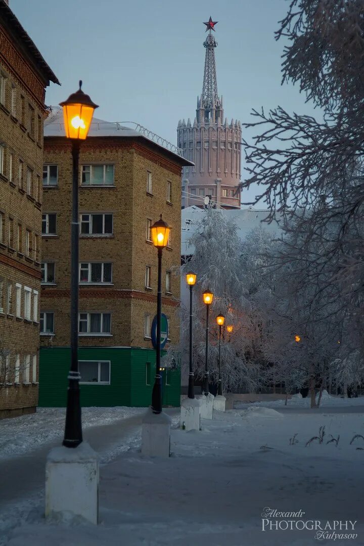 Точная погода инта. Инта Республика Коми. Инта площадь города. Инта Старая площадь. Водонапорная башня город Инта.